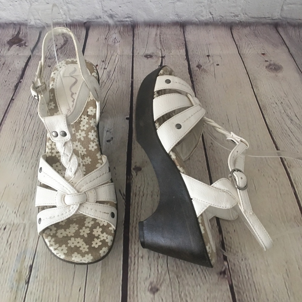 Nina Kids Girls WHITE Strappy Sandals Size 5M - Picture 3 of 11